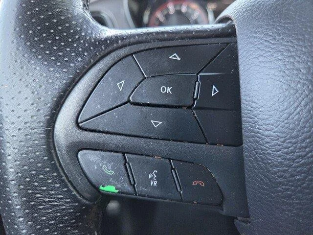 Used 2019 Pitch Black Clearcoat Dodge SXT image 13