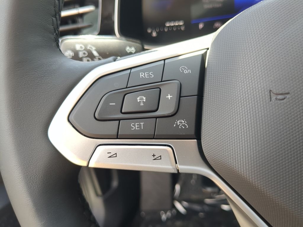 New 2026 Black Volkswagen 1.5T SE image 25