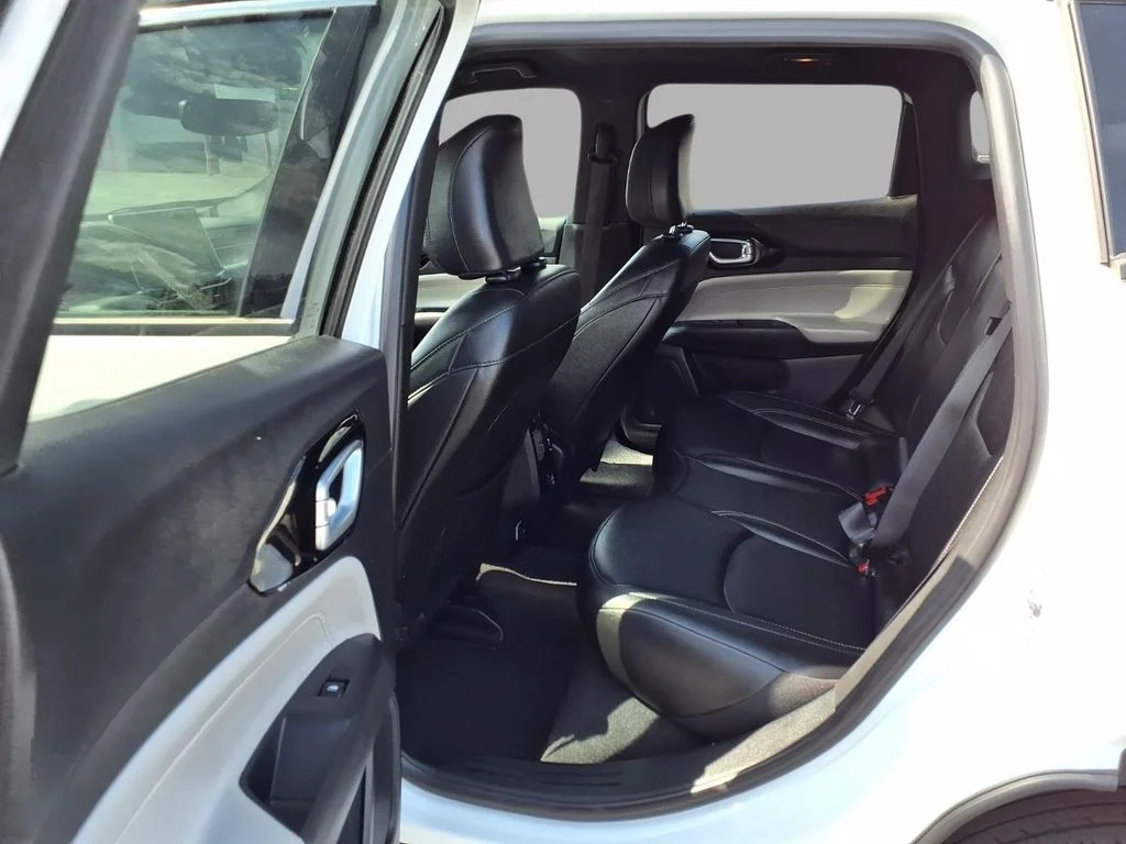 Used 2025 White Jeep Limited image 25