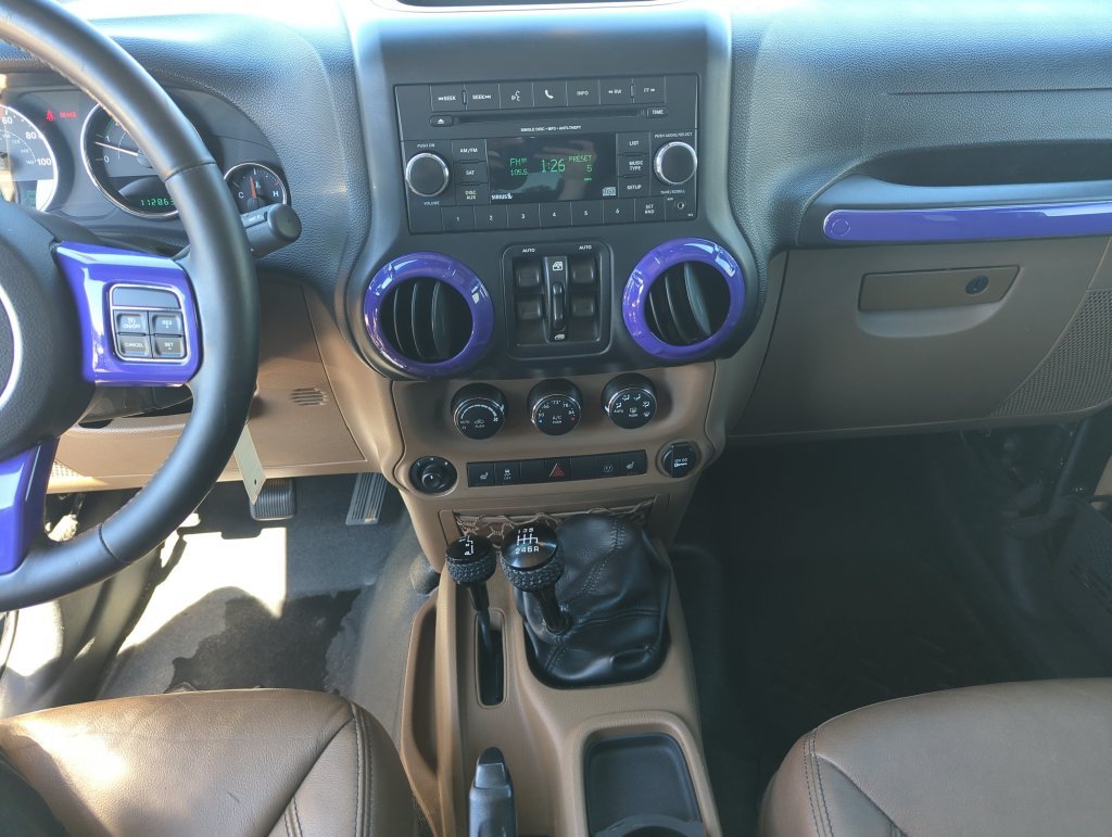 Used 2015 Black Jeep Unlimited Sahara image 25