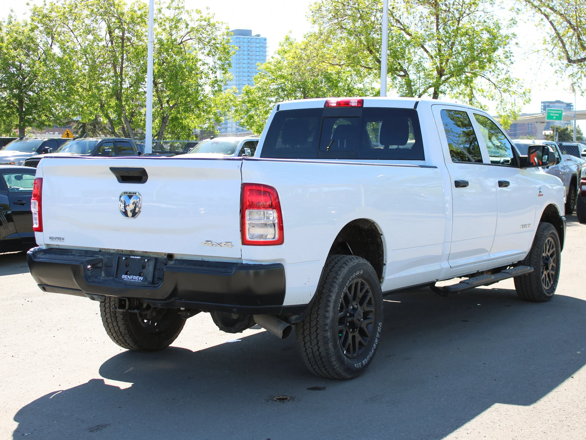 Certified Used 2022 White RAM Tradesman * No Accidents | Cummins | Apple CarPlay | Trailer Brake Control  | Back-Up Camera image 15