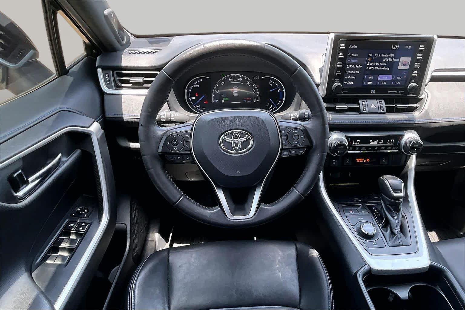 Used 2021 Blizzard Pearl/Midnight Black Metallic Toyota Hybrid XSE image 5