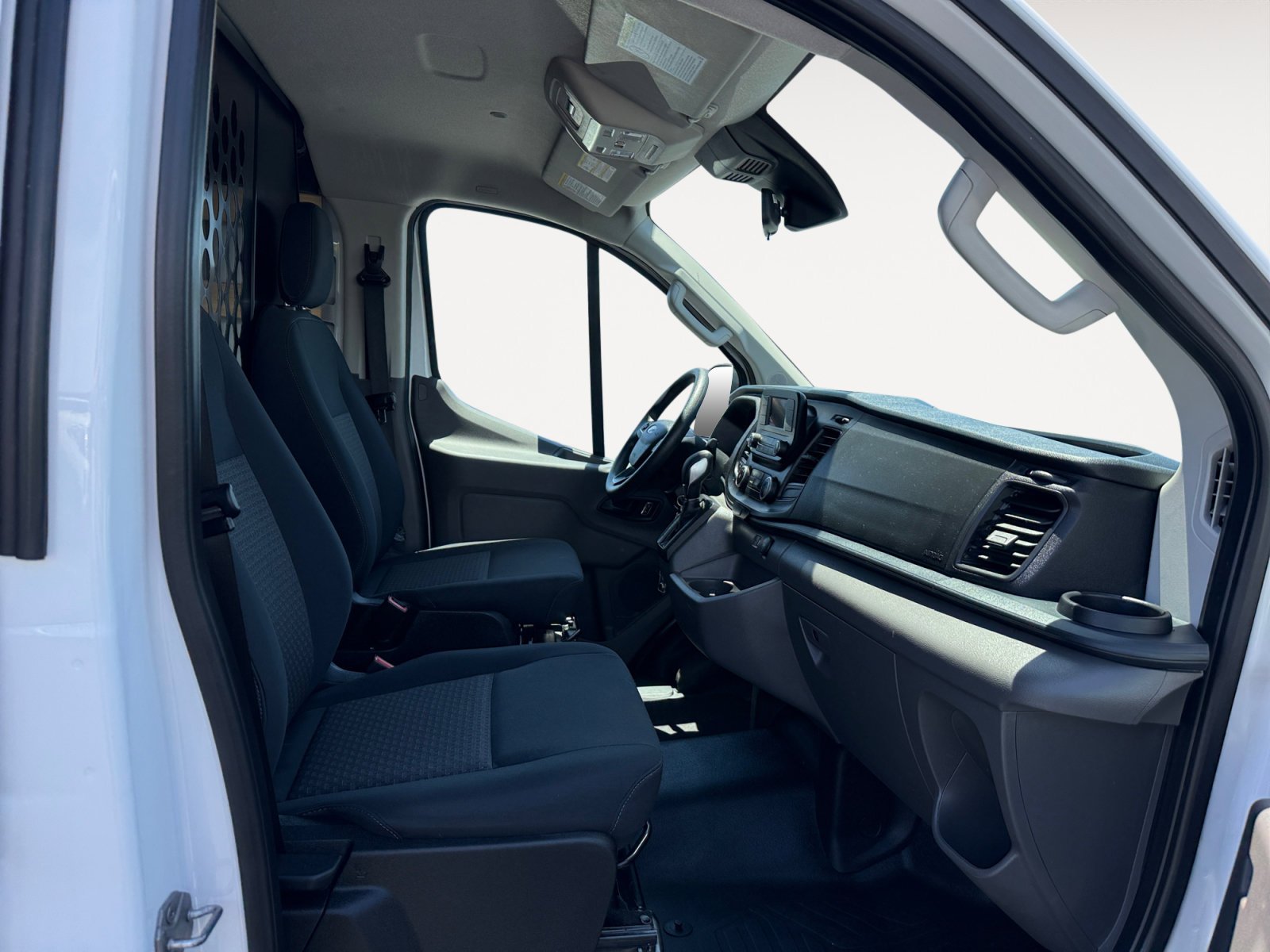Used 2025 Oxford White Ford Base image 17