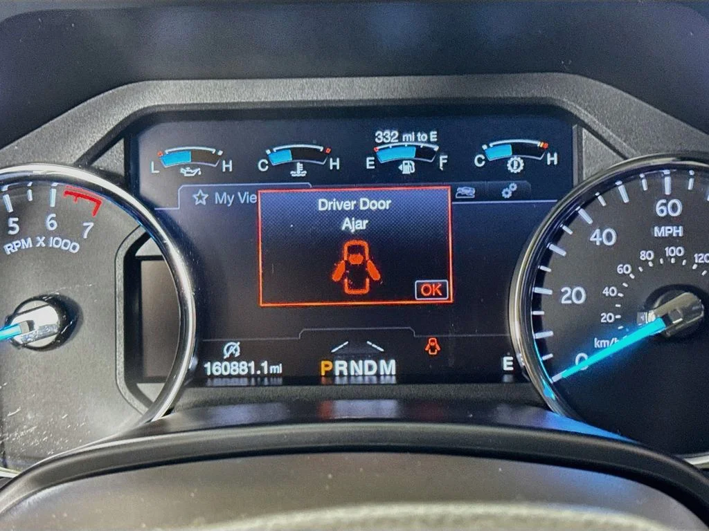 Used 2018 White Platinum Clearcoat Metallic Ford XLT image 16