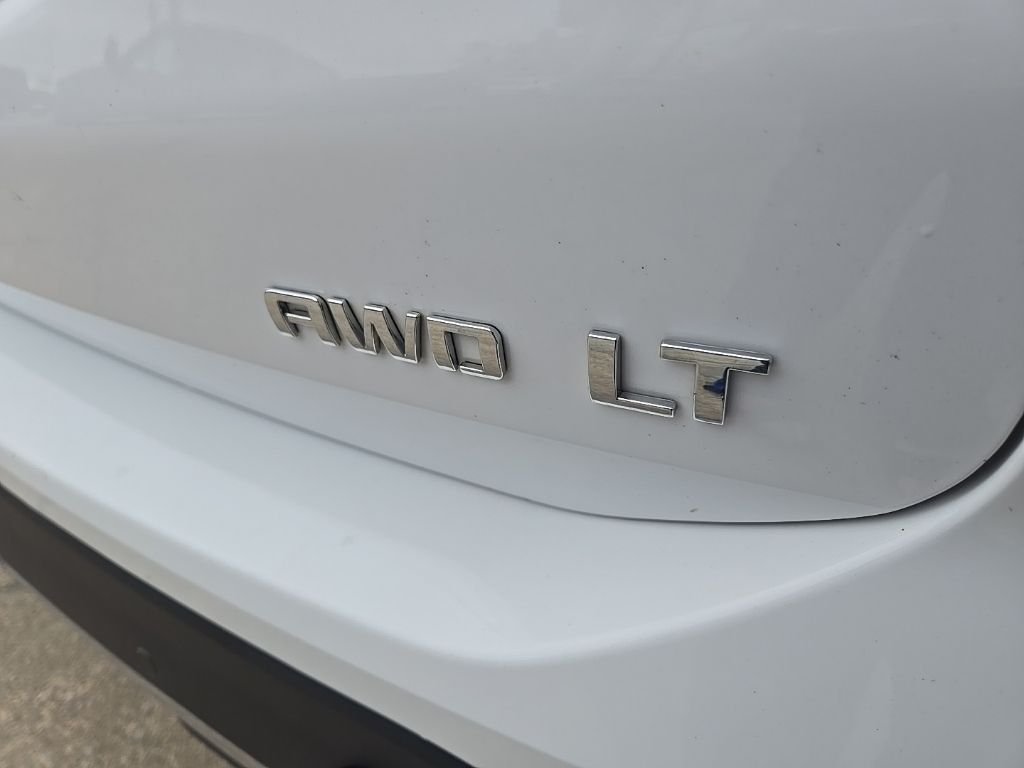 Used 2024 White Chevrolet LT image 21