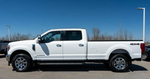 Used 2022 White Ford Lariat image 9