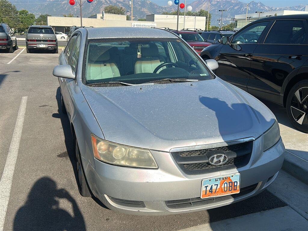 Used 2008 Bright Silver Hyundai GLS image 1
