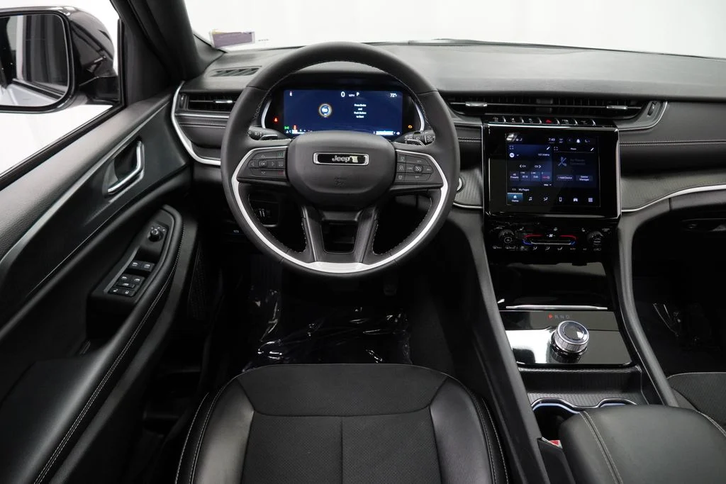 Used 2024 Silver Jeep Altitude X image 25