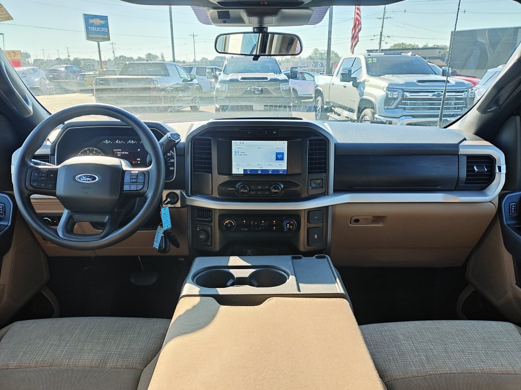 Used 2023 Black Ford XLT image 15