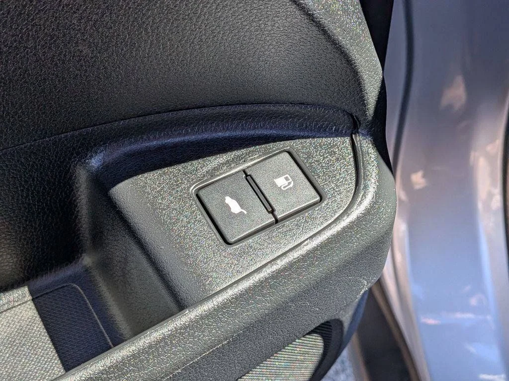 Used 2023  Honda EX-L image 13