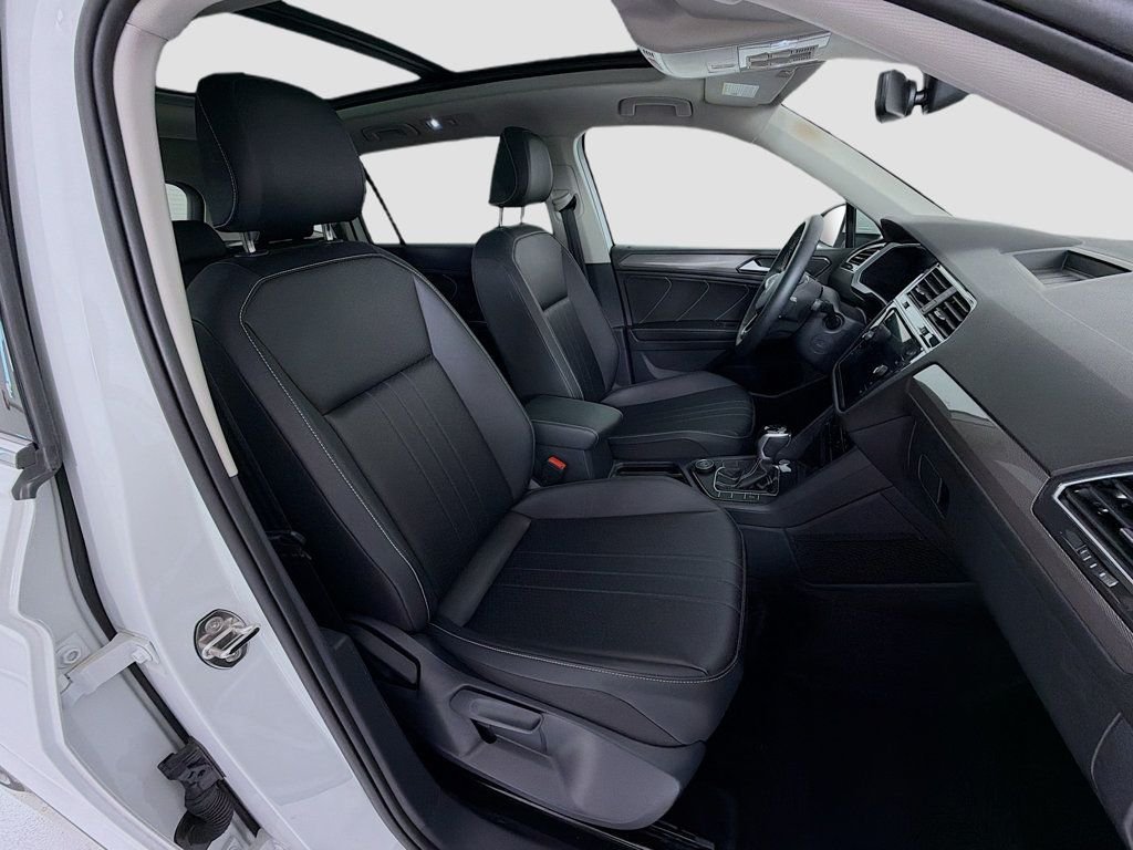 Used 2024 Pure White Volkswagen 2.0T SE 4MOTION image 28