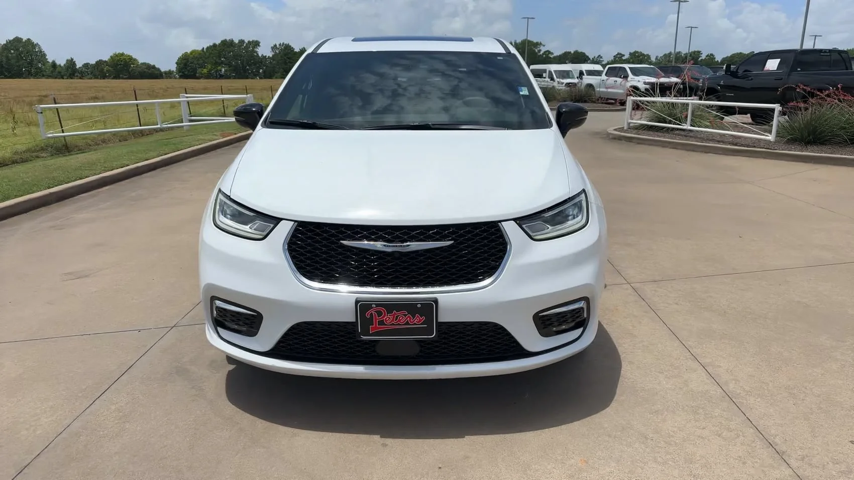 Used 2026 Bright White Clearcoat Chrysler Limited image 4