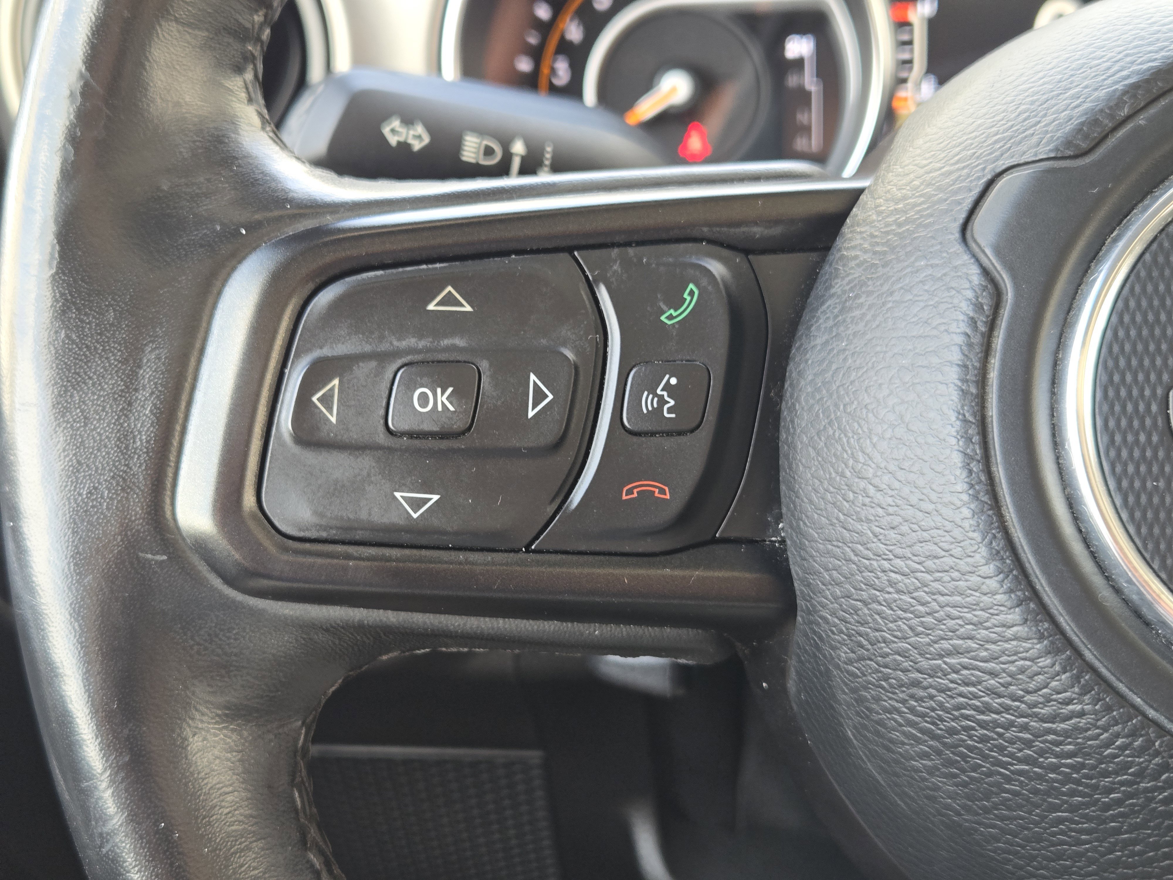 Used 2019 Granite Crystal Metallic Clearcoat Jeep Sport S image 28