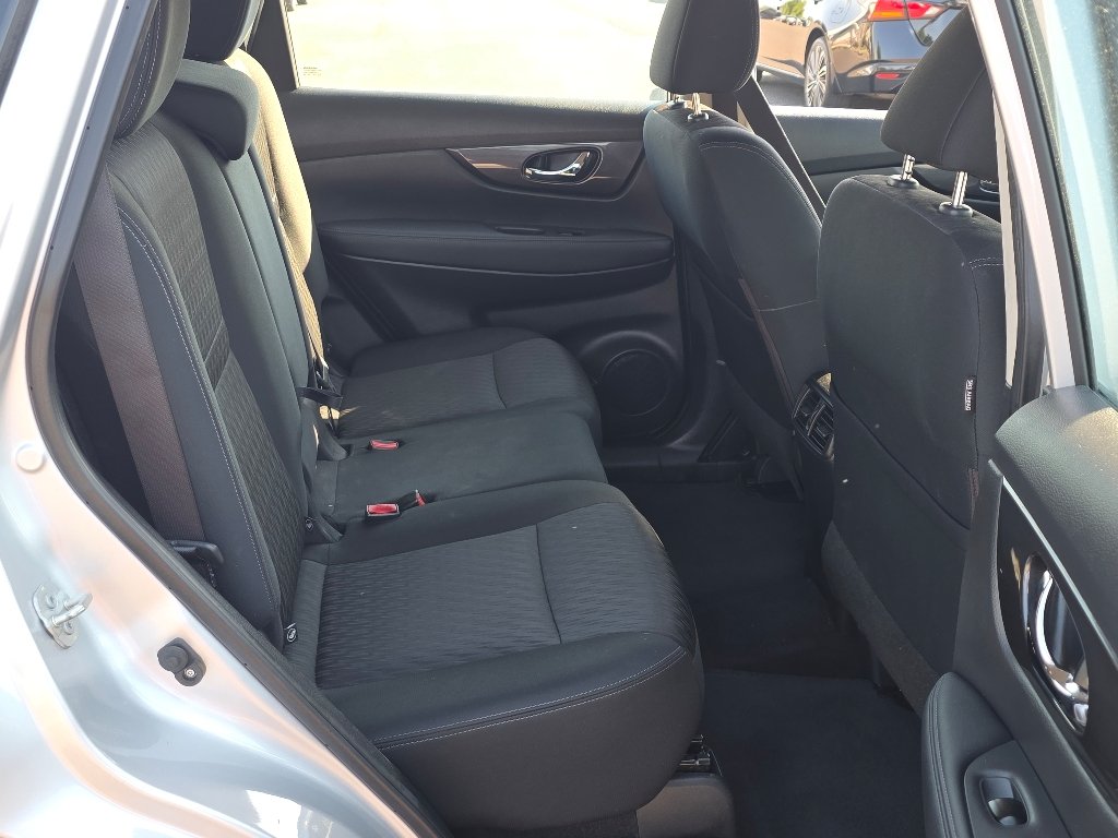2017 Nissan Rogue S - Photo 18