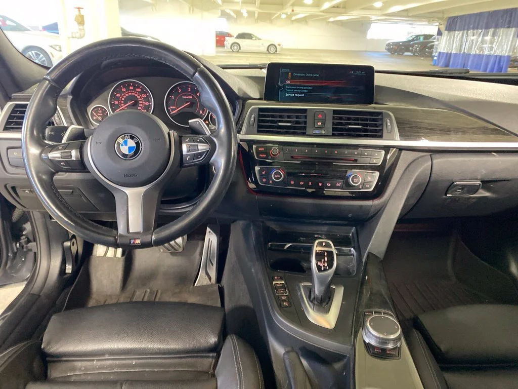 Used 2017  BMW 328d xDrive image 13