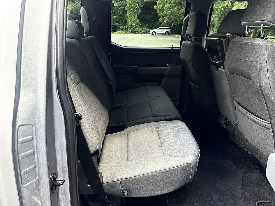 Used 2025 Iconic Silver Metallic Ford XLT image 19