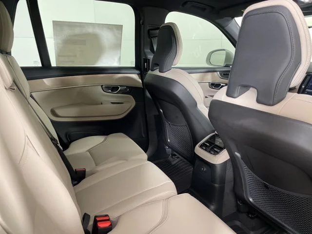 2025 Volvo XC90 Core - Photo 19