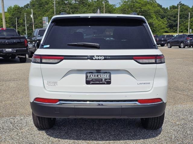 New 2026 Bright White Clear-Coat Exterior Paint Jeep Laredo image 11