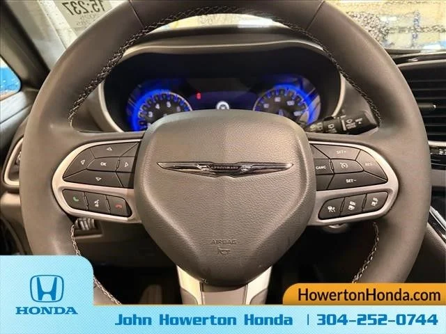 Used 2025 Black Chrysler Select image 19