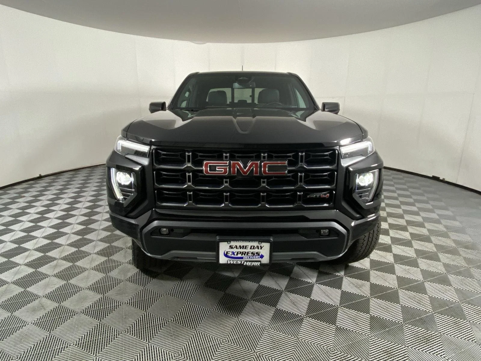 Used 2024 Onyx Black GMC 4WD AT4 image 2