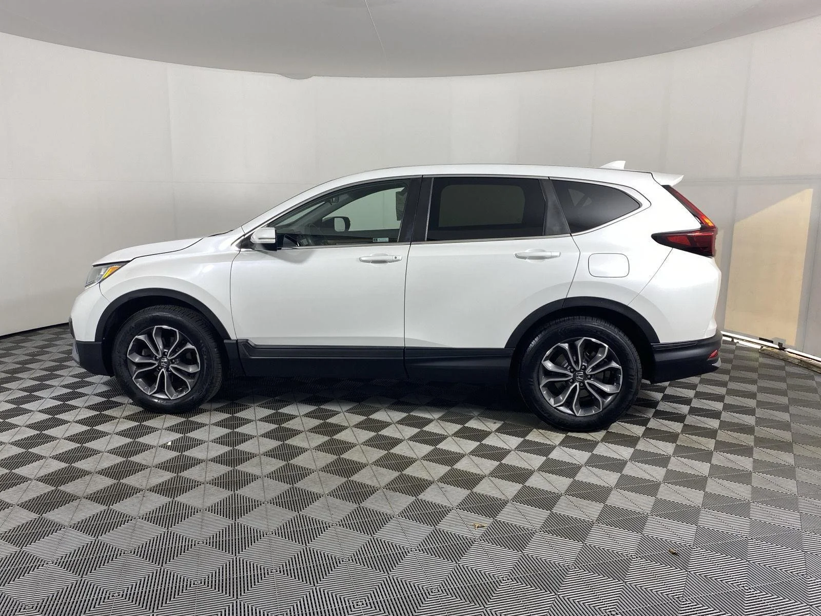 Used 2020 Platinum White Pearl Honda EX image 4