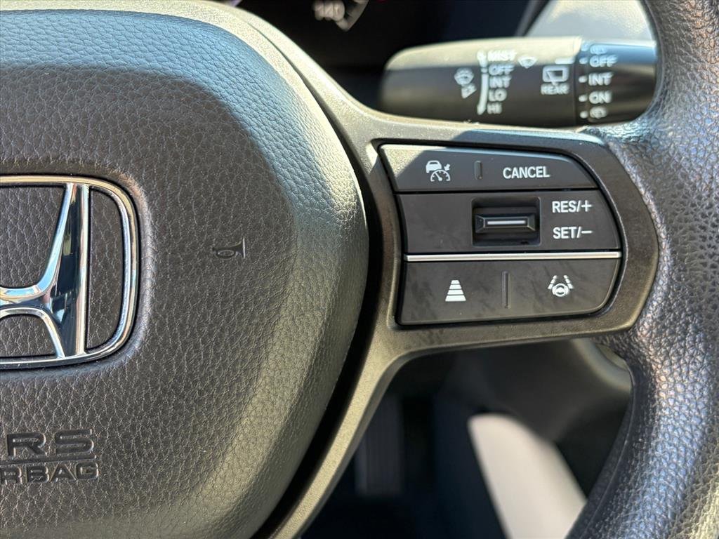 Used 2025 Platinum White Pearl Honda 2WD LX image 17
