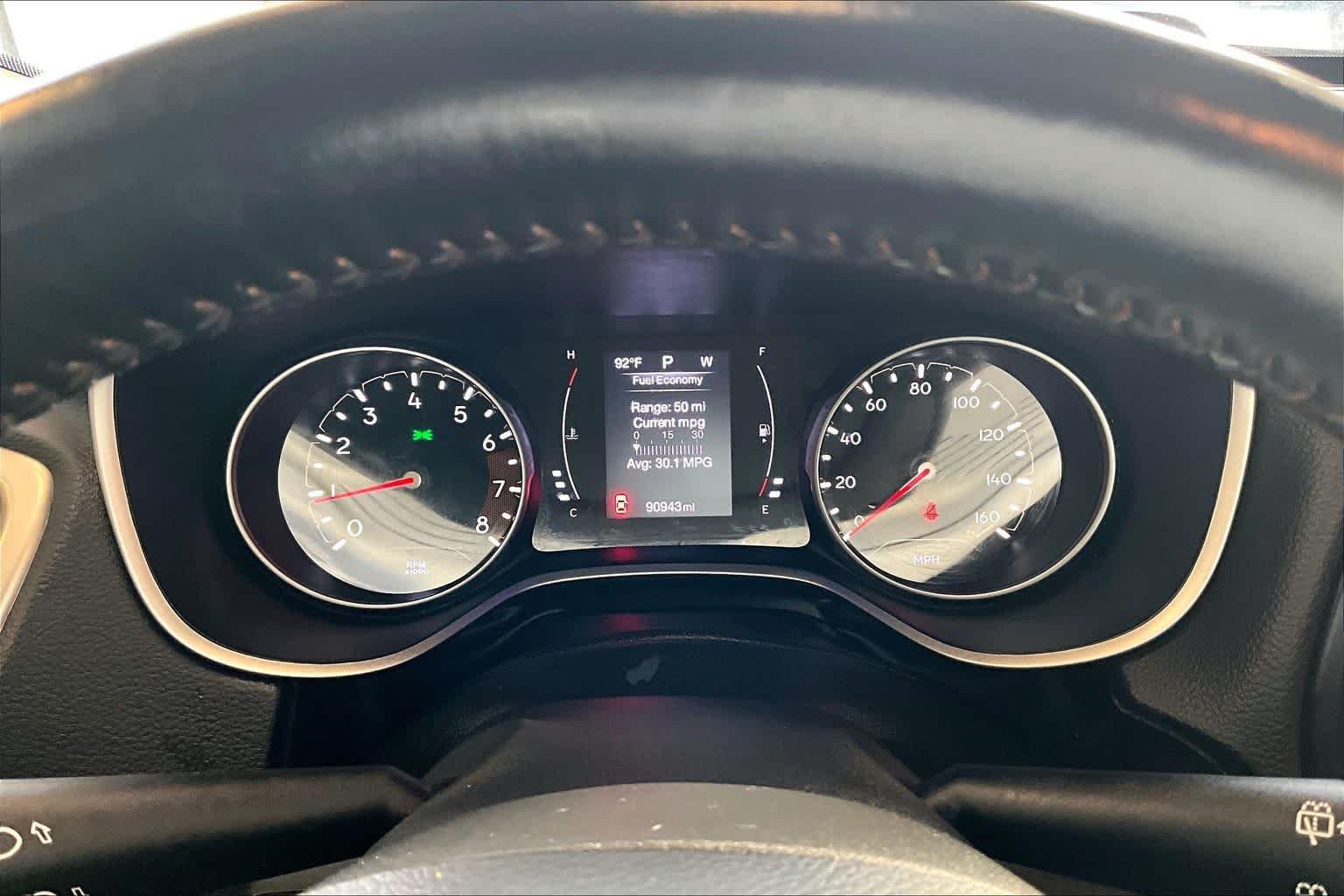 Used 2018 Redline Pearlcoat Jeep Latitude image 26