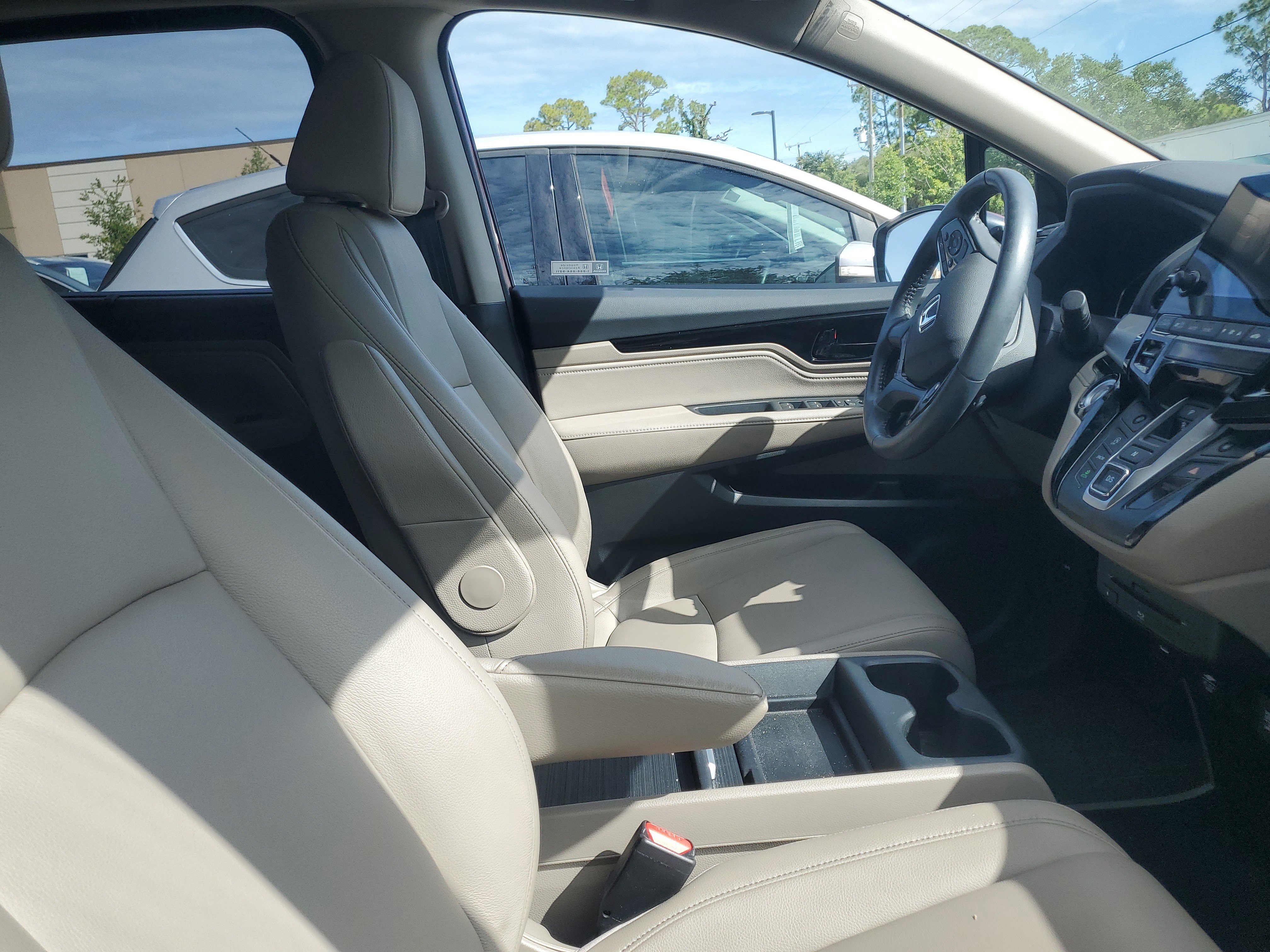 Used 2023  Honda Touring image 10