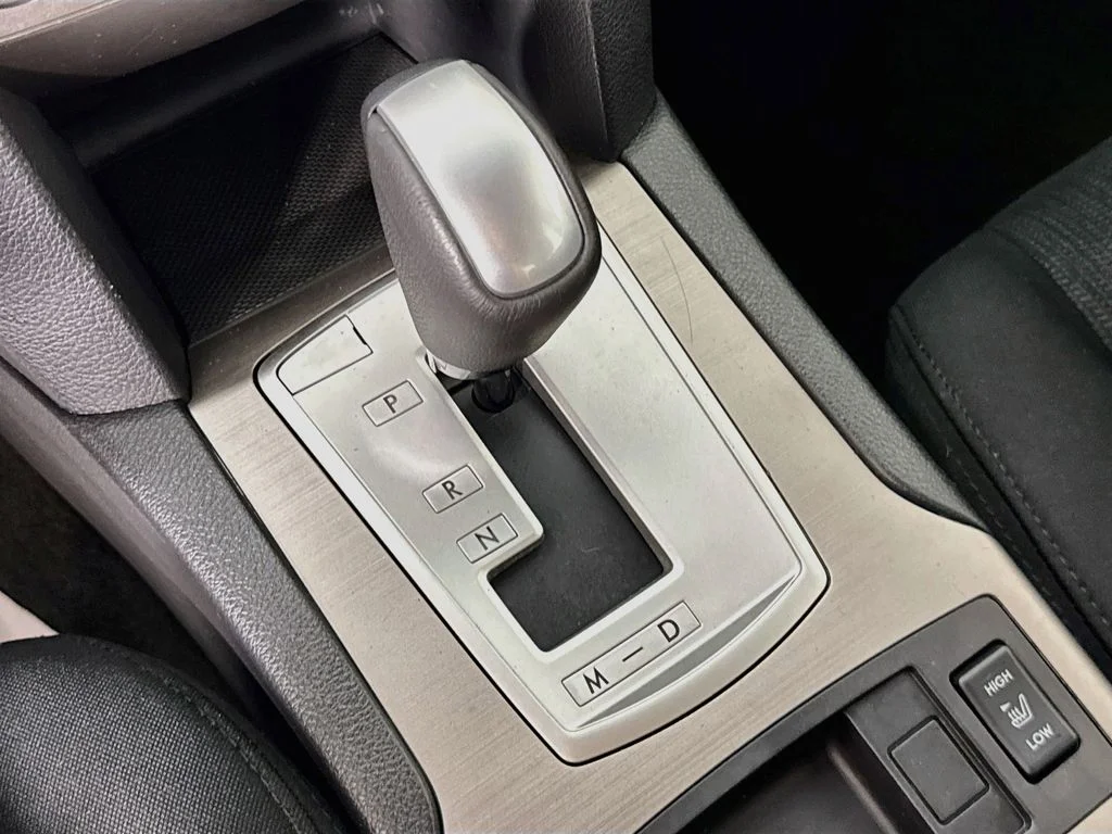 Used 2013 Silver Subaru 2.5i image 18