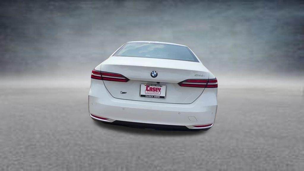 New 2027 Alpine White BMW 530i image 11