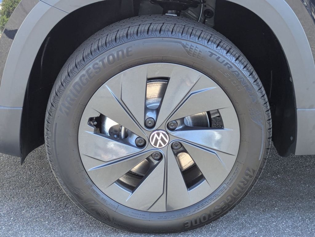 2025 Volkswagen Taos S - Photo 24