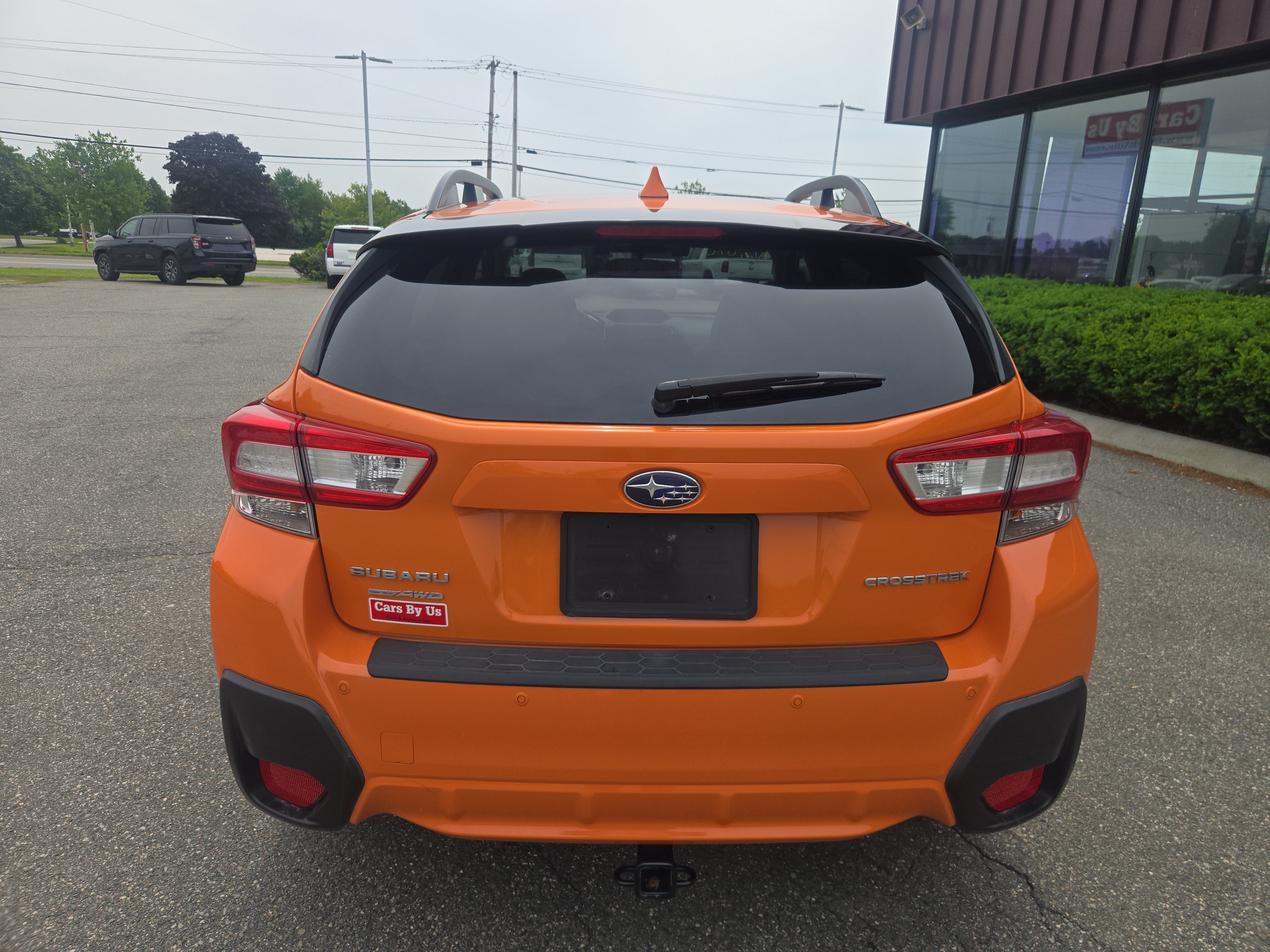 Used 2018 Sunshine Orange Subaru Limited image 9