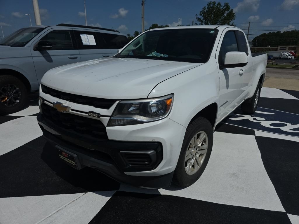 Used 2021 White Chevrolet LT image 4