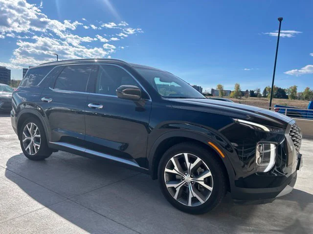 Used 2022 Black Hyundai SEL image 2
