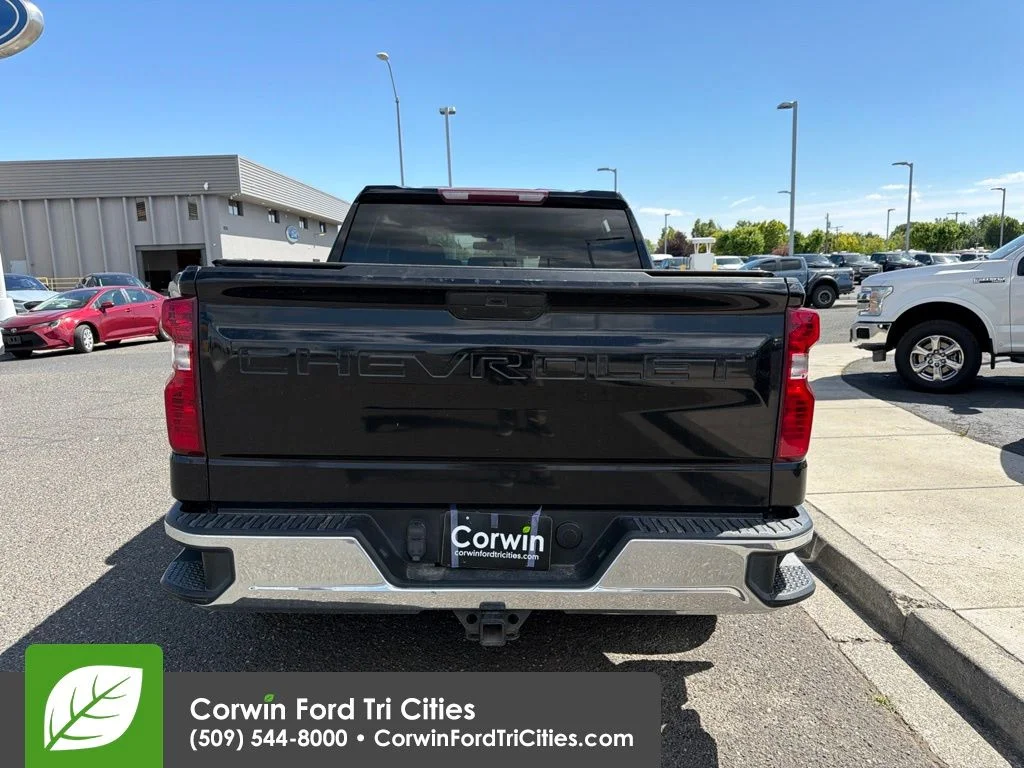 Used 2021 Black Chevrolet LT image 13