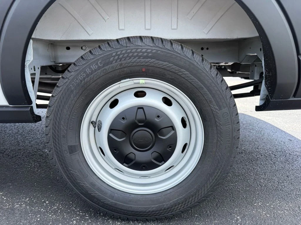 New 2026 Oxford White Ford Cargo Van image 32