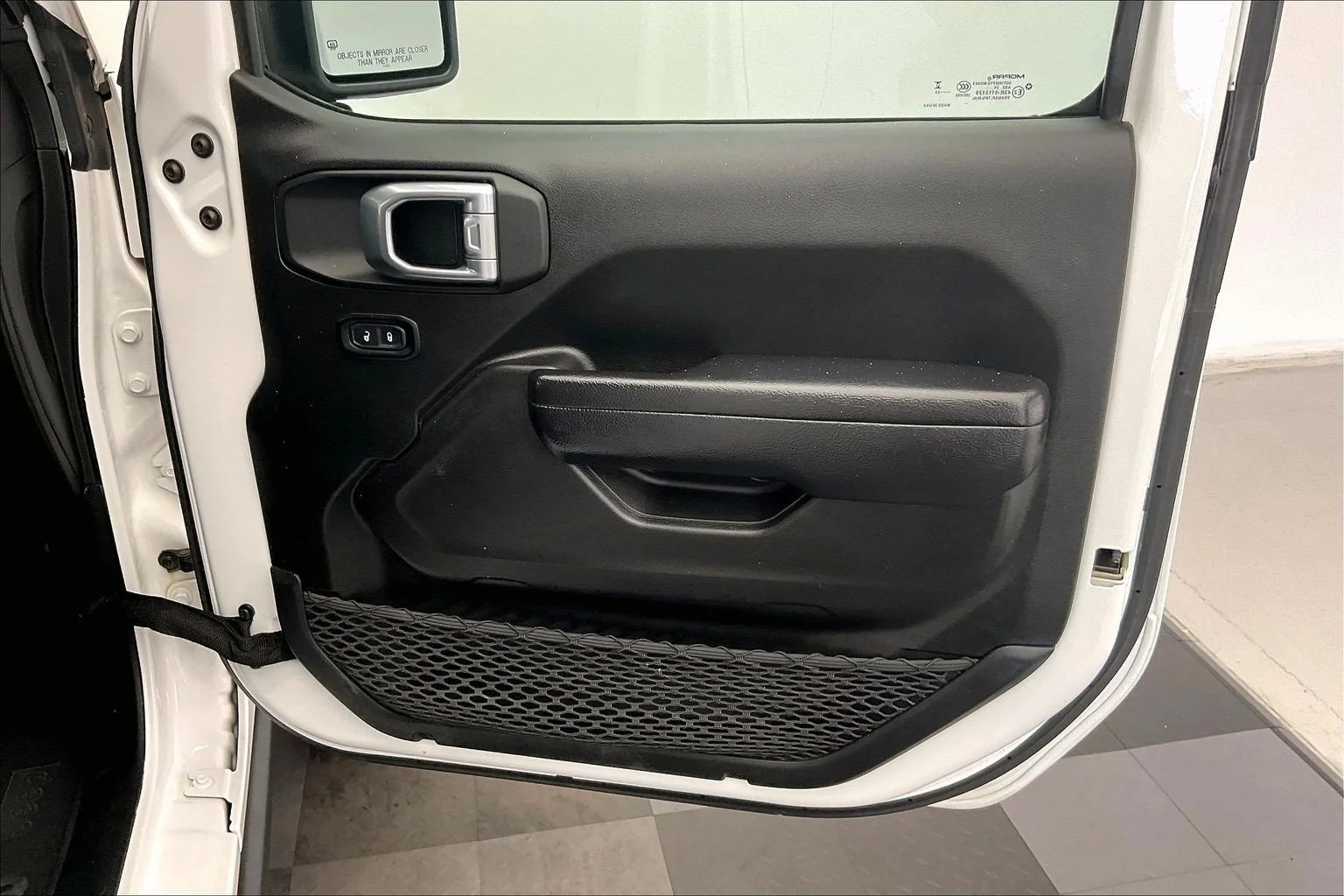 Used 2024 Bright White Clearcoat Jeep Rubicon image 27