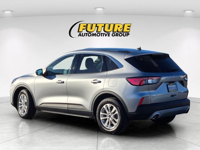 Used 2022 Silver Ford SE image 6