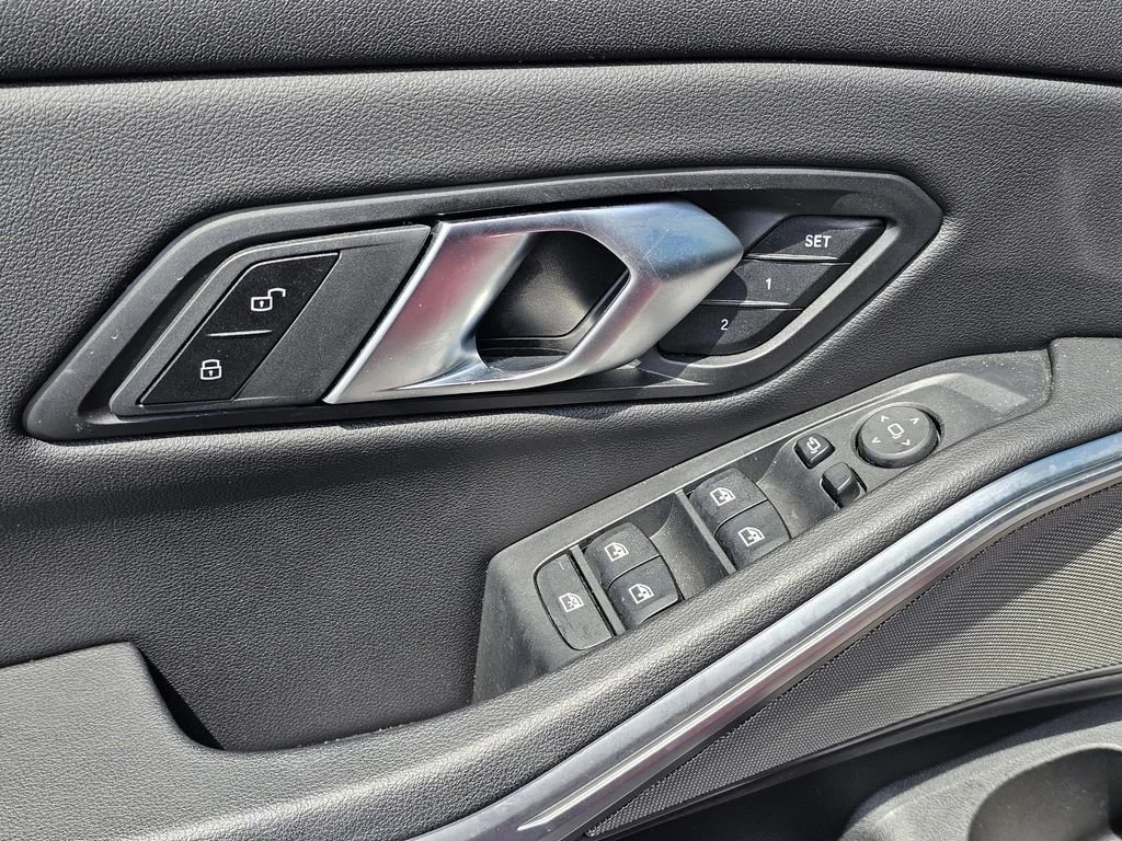 Used 2025  BMW M340i image 14