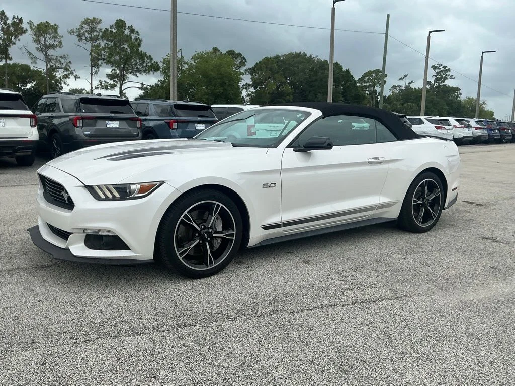 Used 2017 White Ford GT Premium image 2