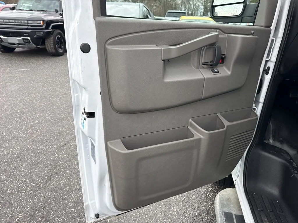 Used 2024 White Chevrolet Work Van image 18