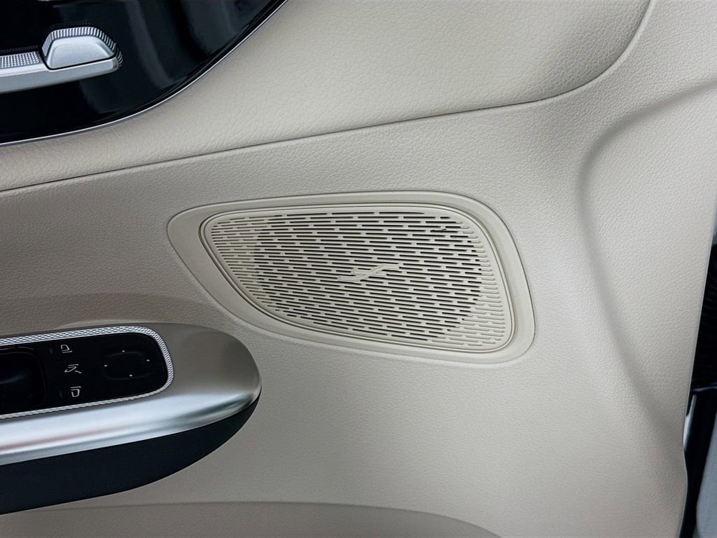 New 2026 Polar White Mercedes-Benz GLC 300 image 49
