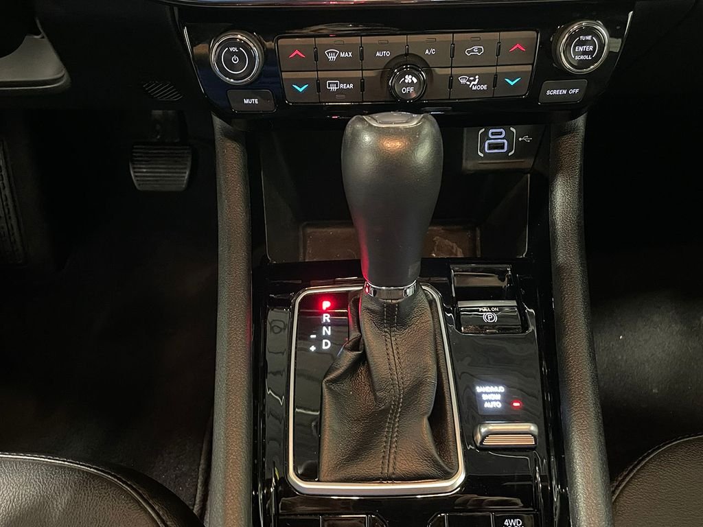Used 2023 White Jeep Limited image 32
