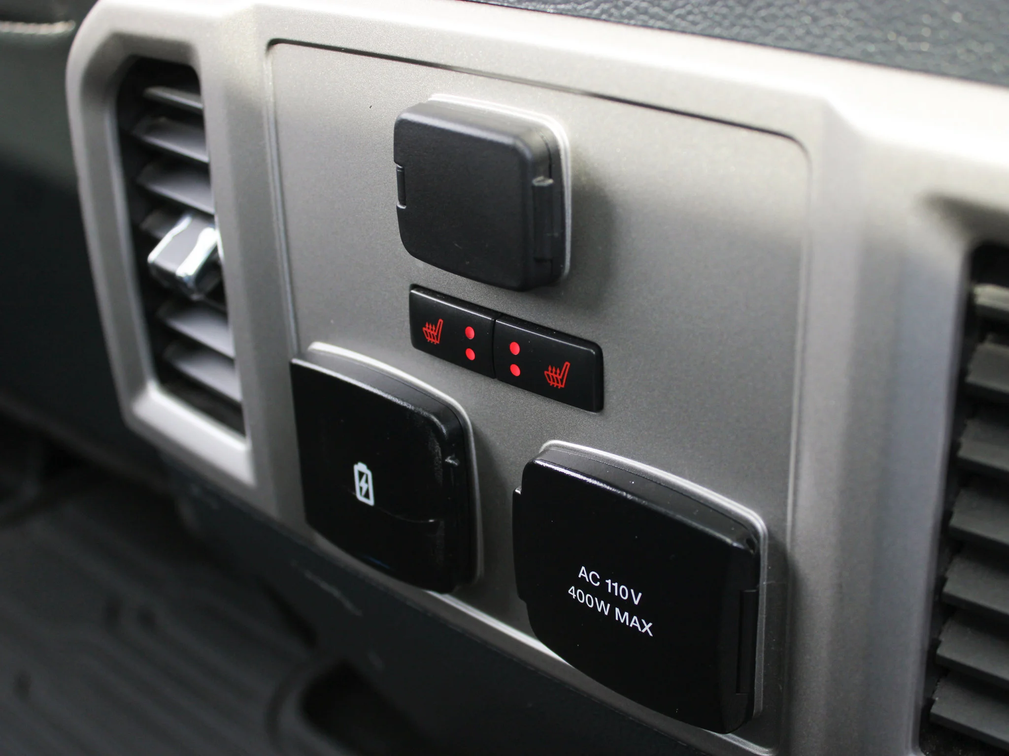Used 2022 White Ford LARIAT * V8 Diesel | Heated/Vented Seats | Tonneau Cover | Apple CarPlay | Remote Start image 13