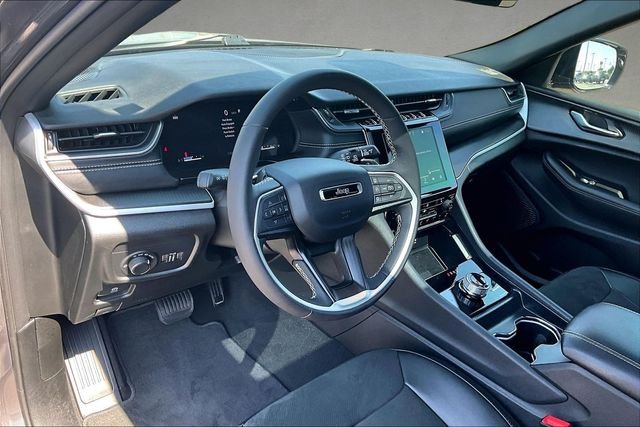 Used 2025 Gray Jeep Altitude X image 10