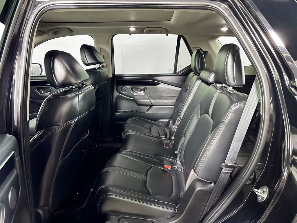 Used 2024 Crystal Black Pearl Honda Touring image 21