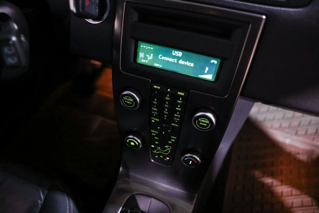 Used 2011 Black Volvo T5 R-Design image 27