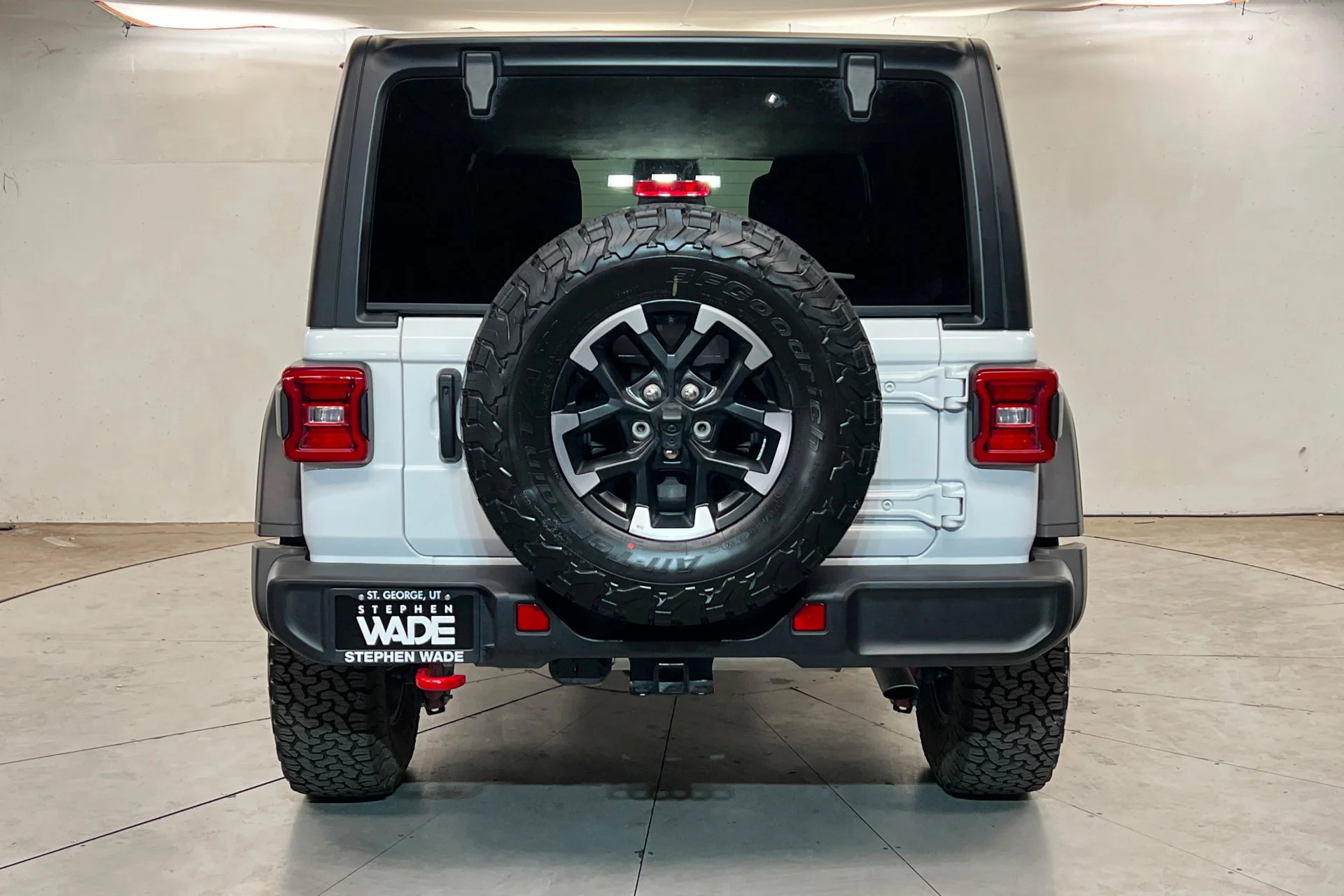 Used 2026 Bright White Clearcoat Jeep Rubicon image 4