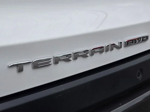 Used 2026 White GMC Elevation image 17