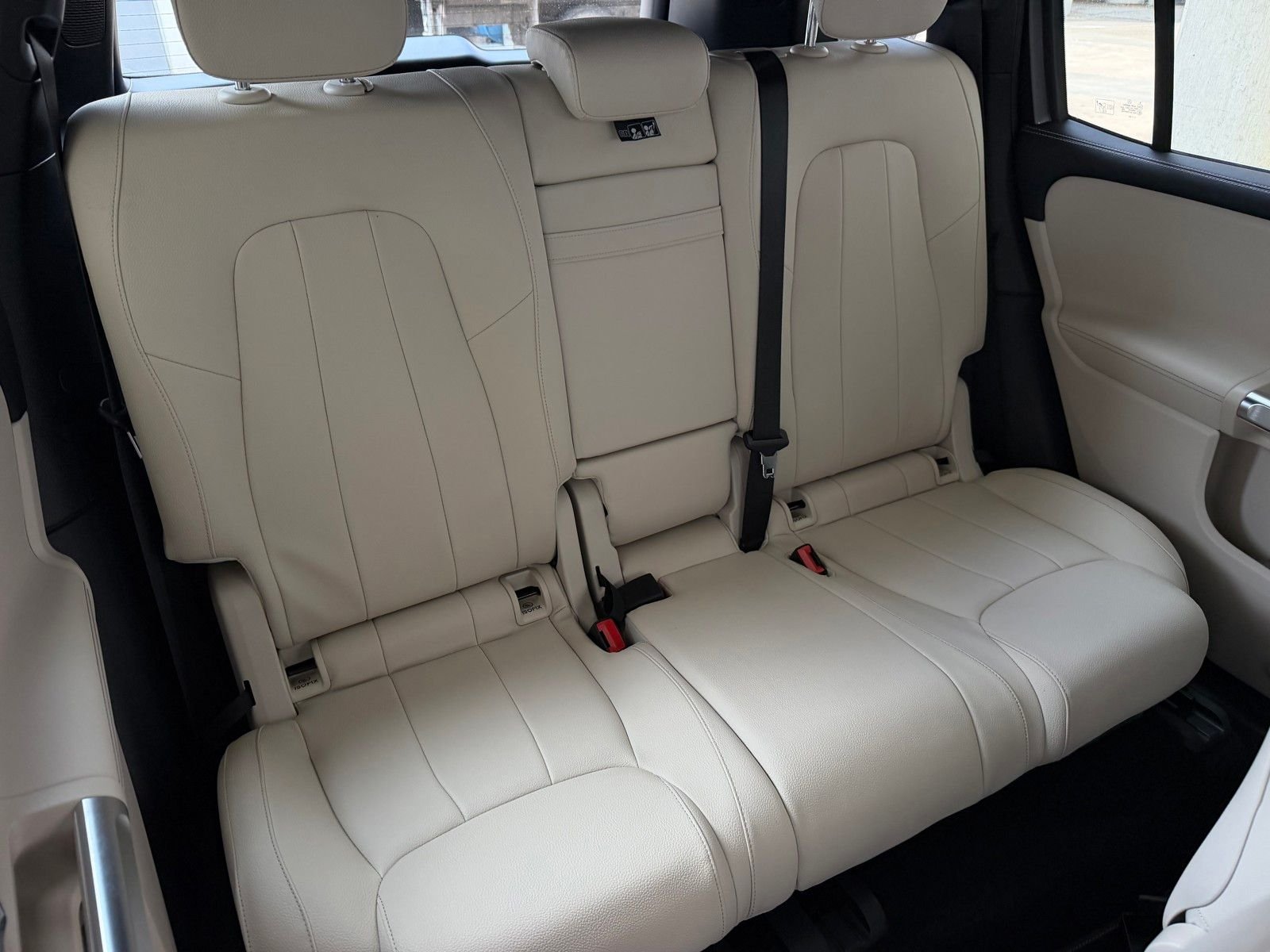 Certified Used 2022  Mercedes-Benz GLB 250 image 21